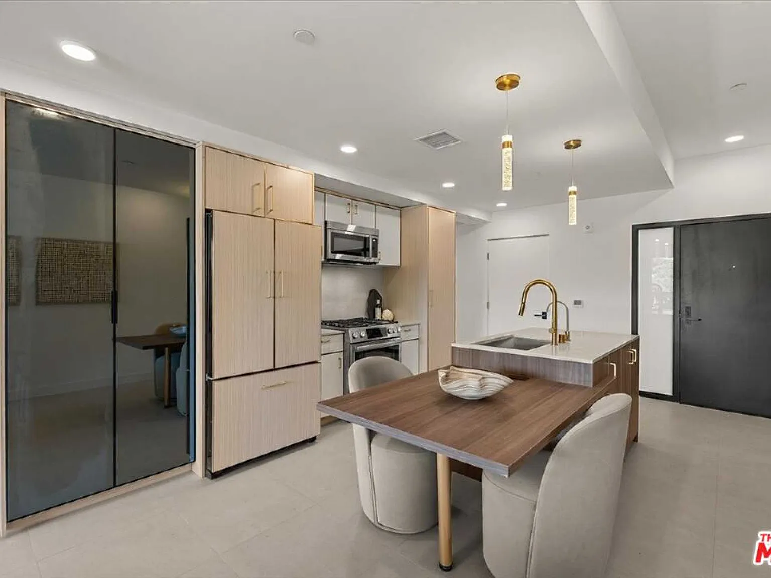 2 bed, 1156 sqft, $5,795 — Photo 3