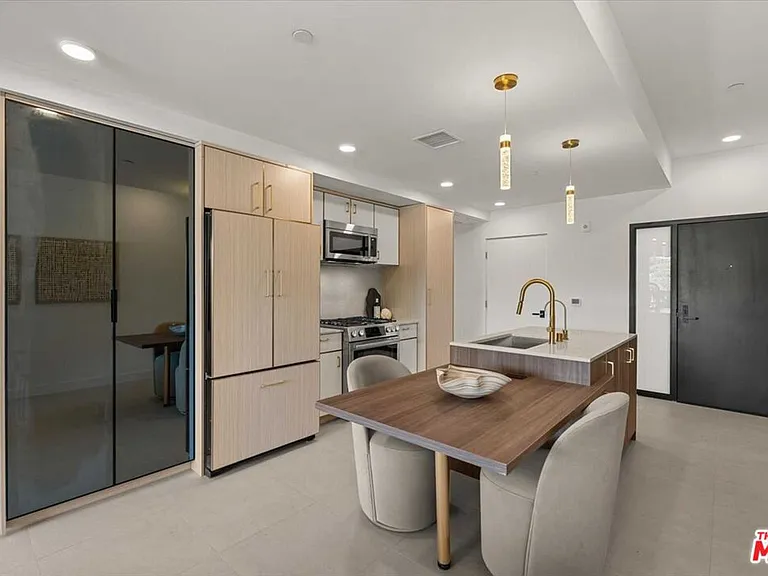 1257 N Sweetzer Ave #202 — Photo 3
