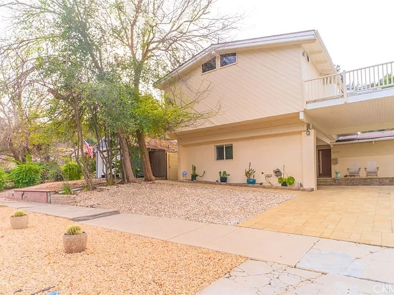 5179 Canoga Ave — Photo 2