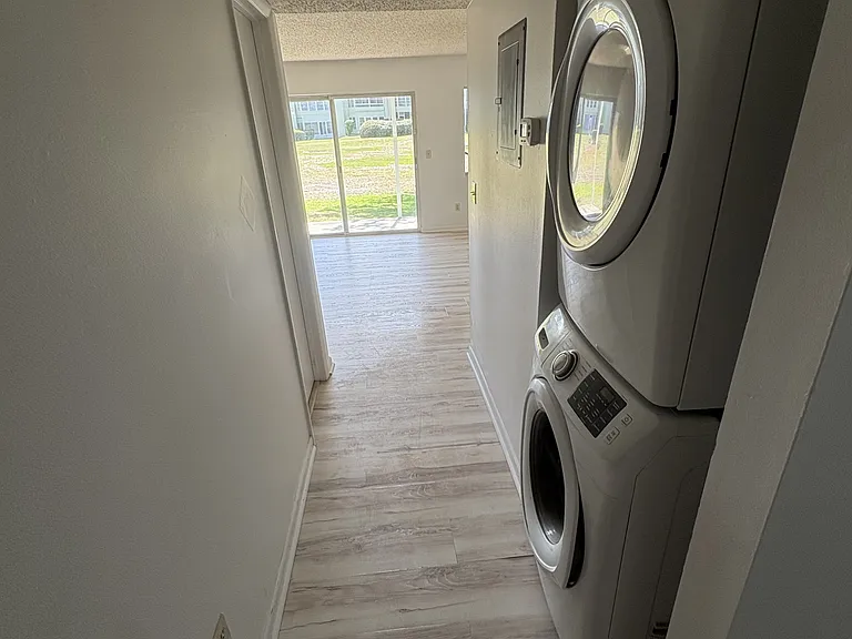 593 Fairways Cir #A — Photo 3