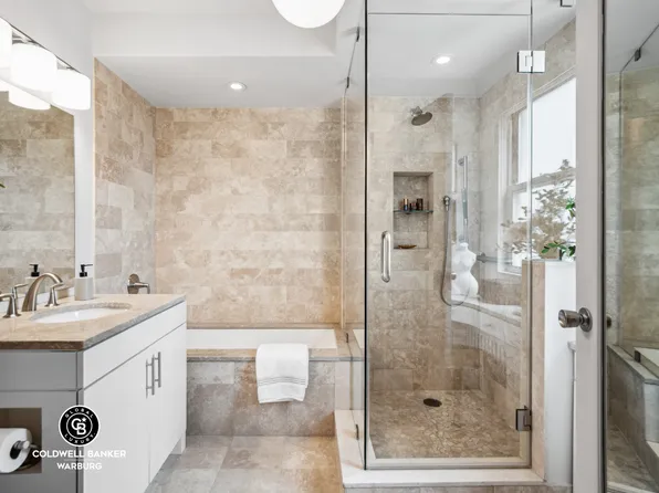 1050 5th Avenue image 14 of 24