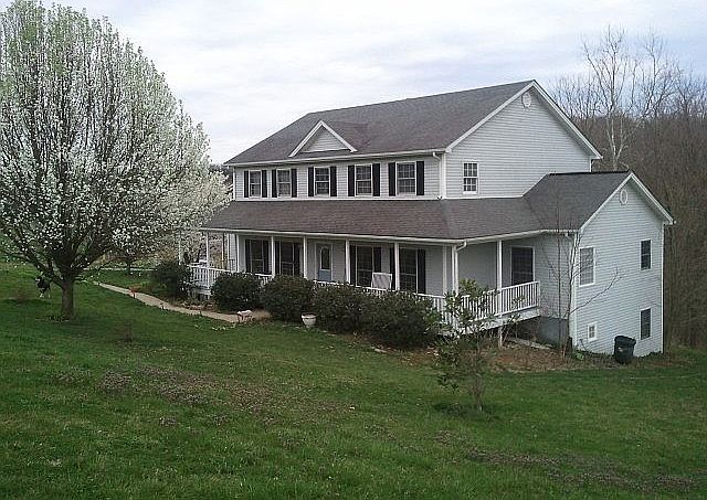 2nd image of 1057 Fox Hollow Dr
