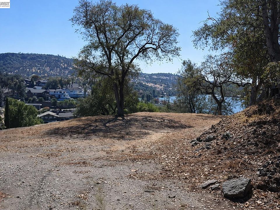 1st image of 512 Winchester Way