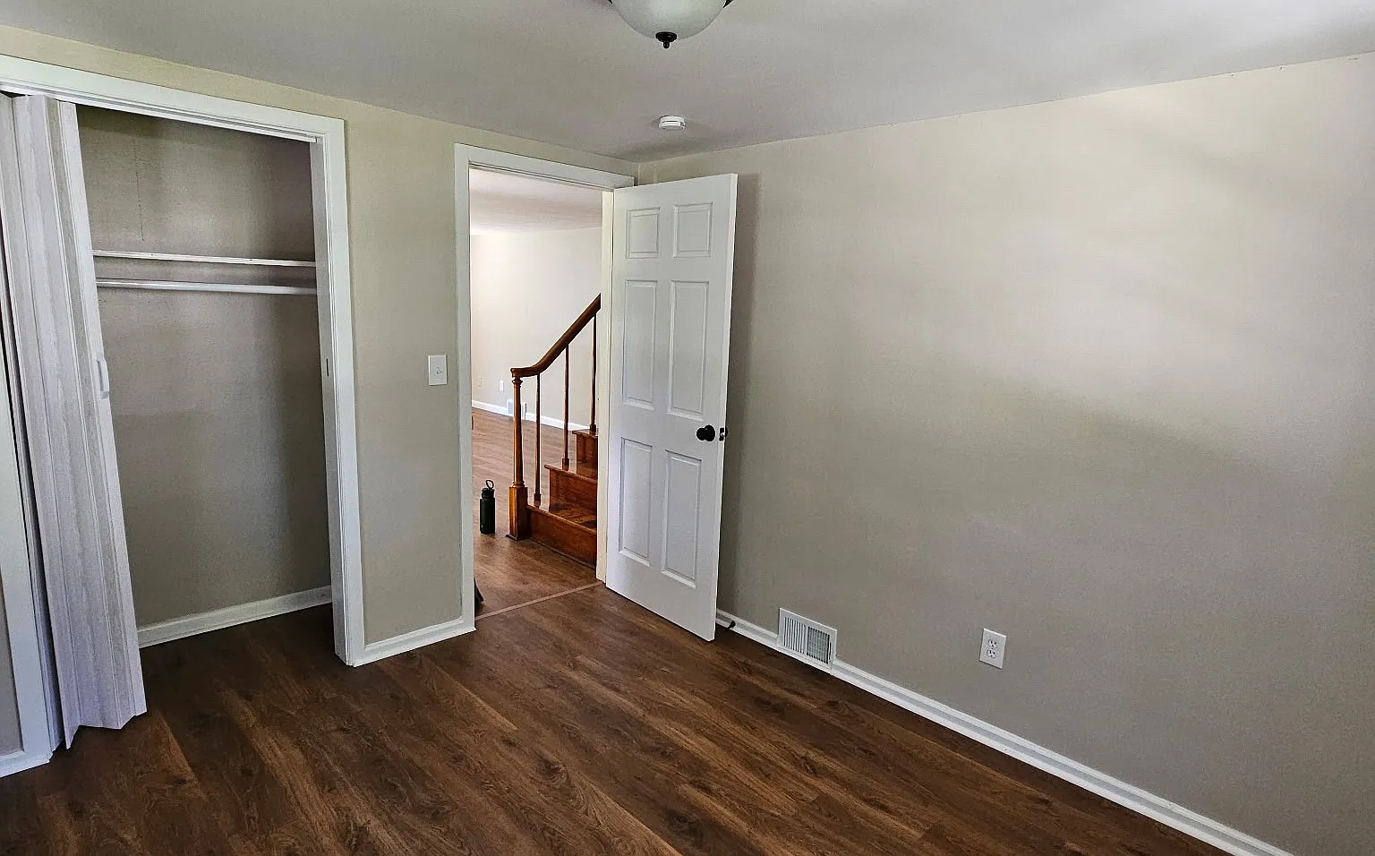 3 bed, 1200 sqft, $2,050 — Photo 3