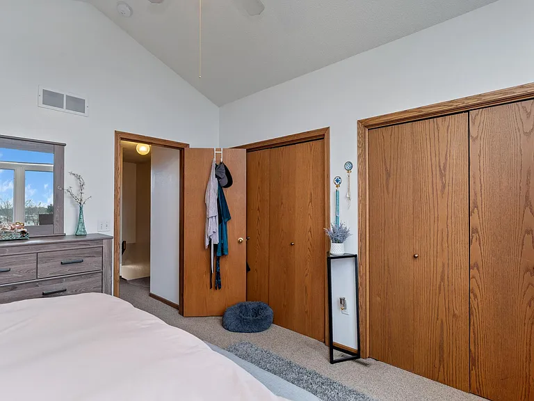 607 SE Tower Ct — Photo 18