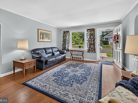 5th image of 283 Dubois Ave