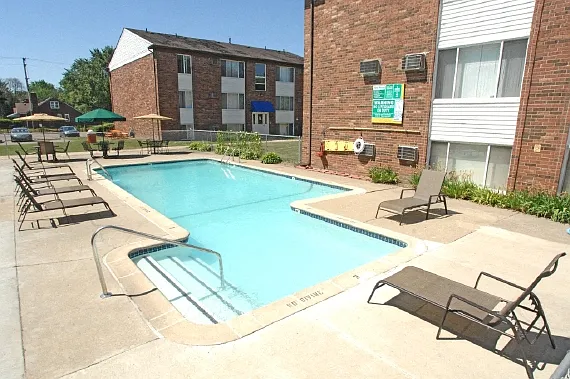 Enjoy quality leisure time lounging around the refreshing pool and soaking in the friendly atmosphere of Towne Square.