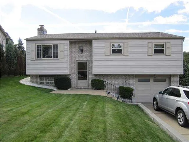 21 Charlemma Ct photo 1