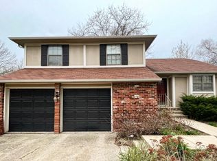 14024 S Raintree Dr, Olathe, KS 66062