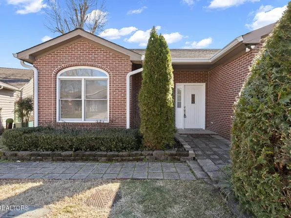 67 Riverview Dr, Oak Ridge, TN 37830