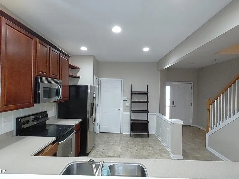 11225 Campfield Cir — Photo 8