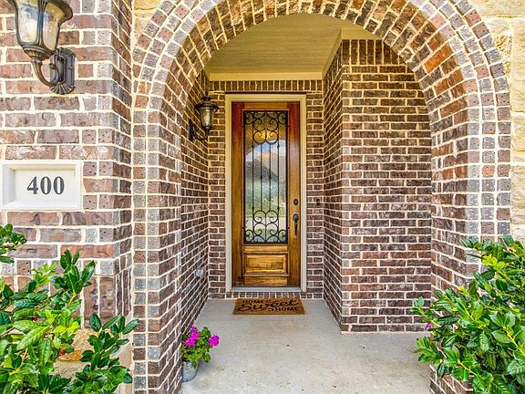 4th image of 400 Sagebrush Dr
