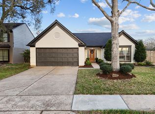 3911 Spring Circle Dr W, Pearland, TX 77584