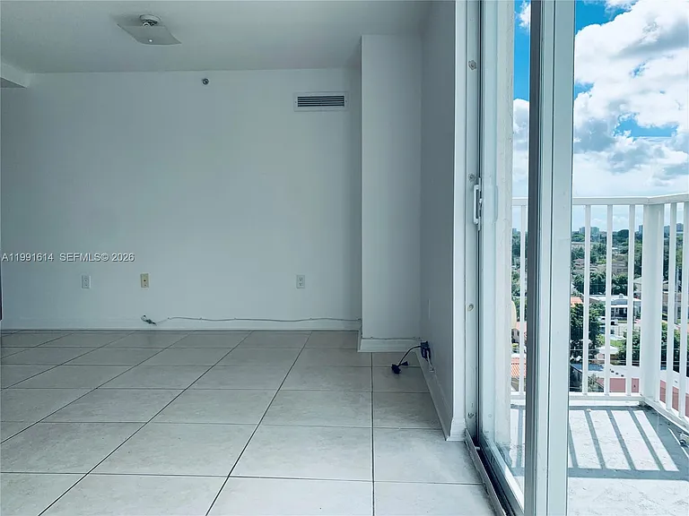 406 NW 22nd Ave #702 — Photo 9