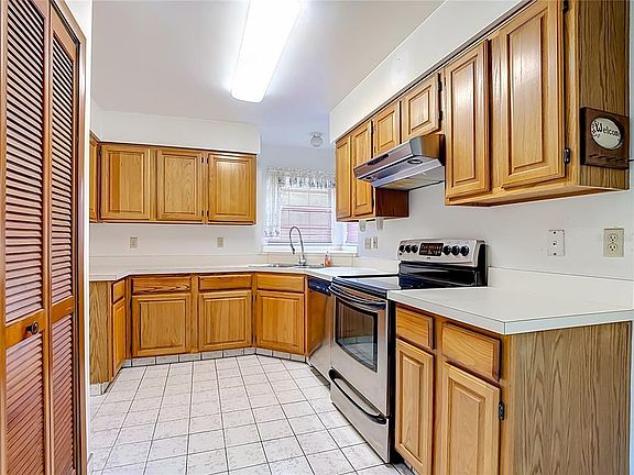 2nd image of 4130 BERGAMONT COURT