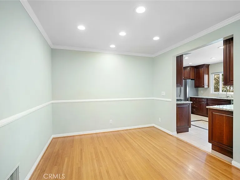 841 Irving — Photo 7