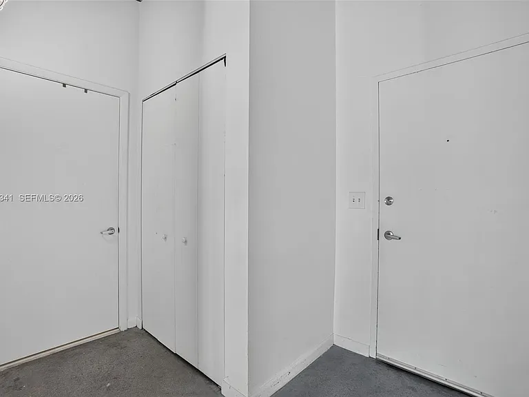 10 SW South River Dr #1010 — Photo 6