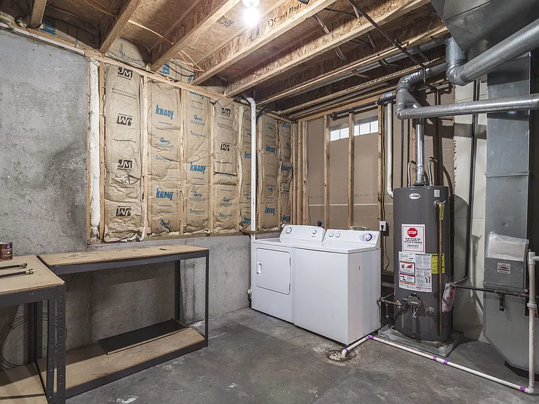 1479 Legends Cir — Photo 10