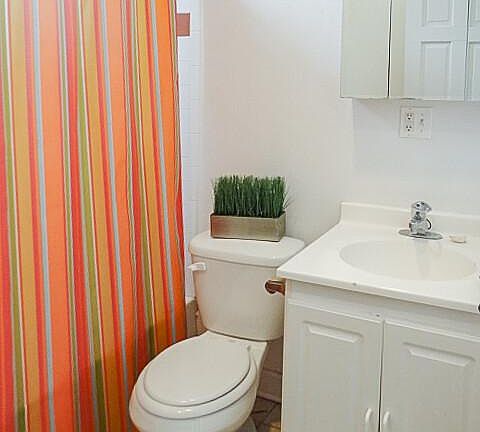5th image of 3401 N Janssen Ave #2