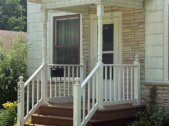 3rd image of 623 Sterling Ave