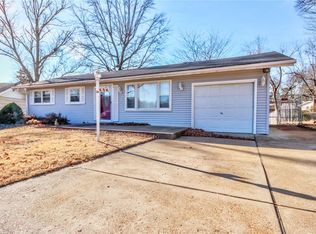 60 Bayview Ct, Saint Louis, MO 63135