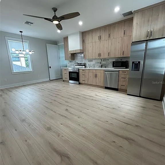 468 44th Ave N #1/2 — Photo 3