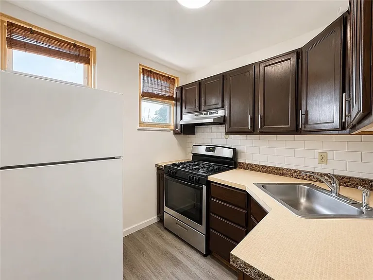 5846 Bartlett St #2 — Photo 7