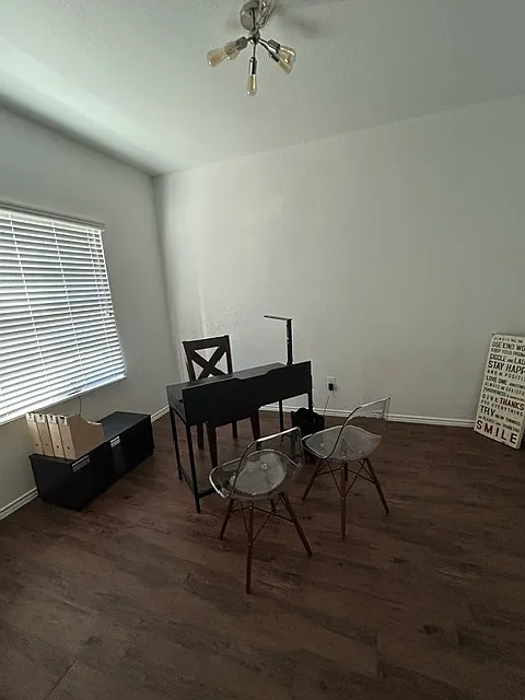 4 bed, 2.5 bath, 2490 sqft, $2,400 — Photo 3