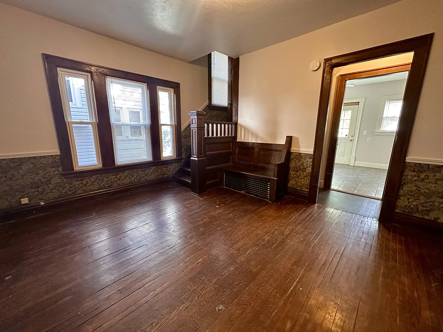 464 Crestwood Avenue - A — Photo 3
