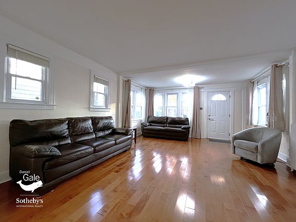 3rd image of 6935 Olcott St