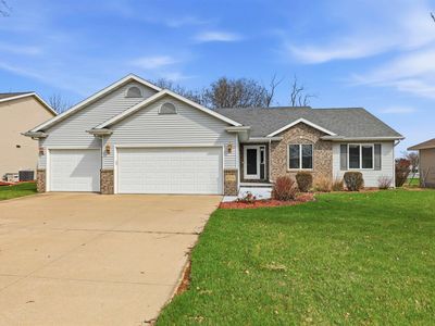 2294 Meadow Heights Cir, Neenah, WI, 54956