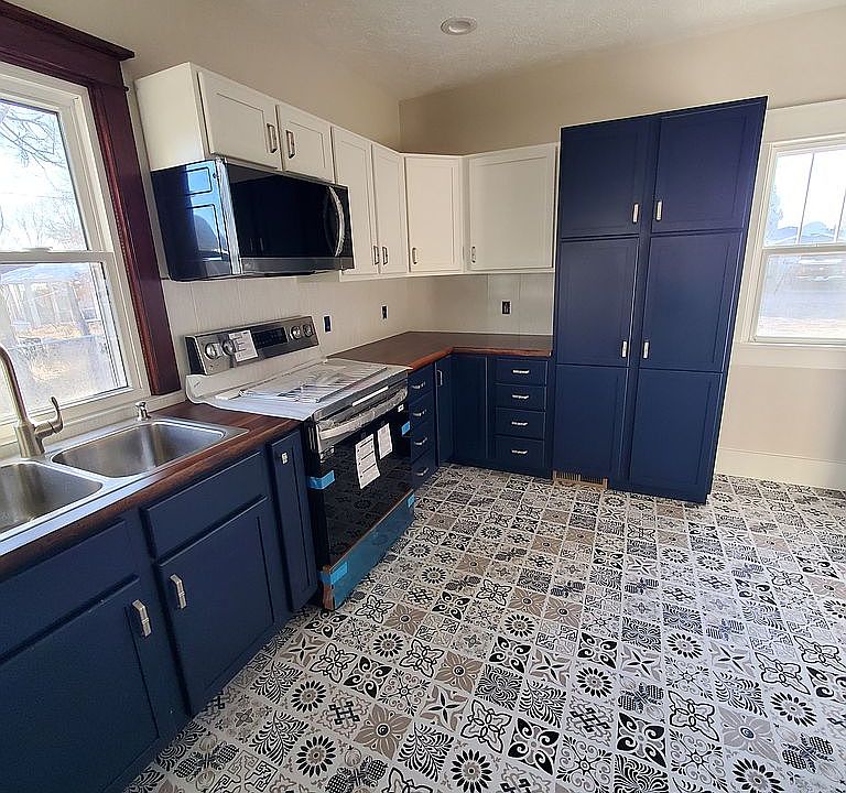 Has butcher block counter tops
