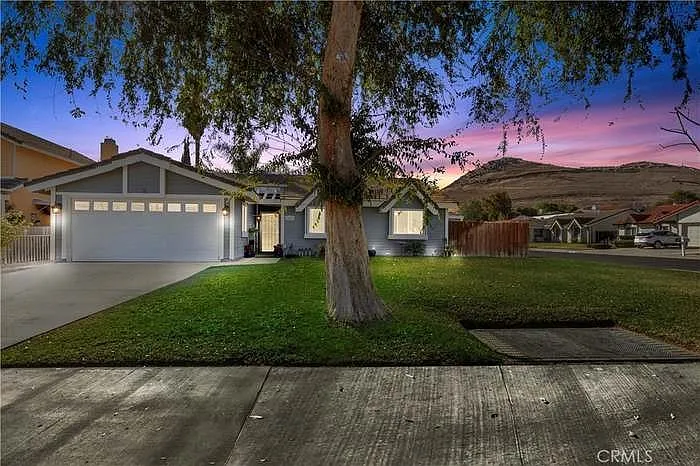 10812 Wright Dr — Photo 2