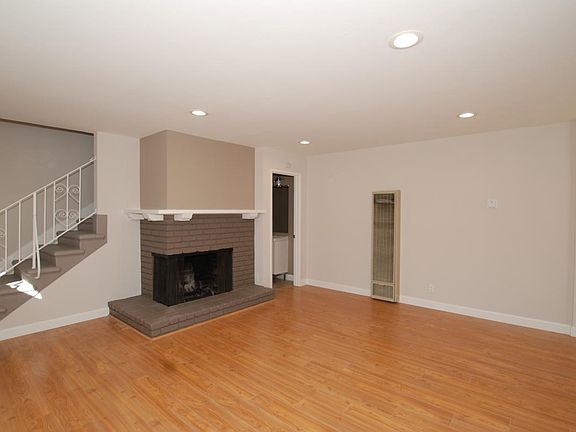 3rd image of 1588 Ontario Dr APT 1