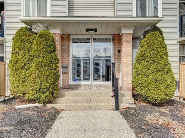 276 Eiwo Ct #307, Waterloo, ON N2K 3M6