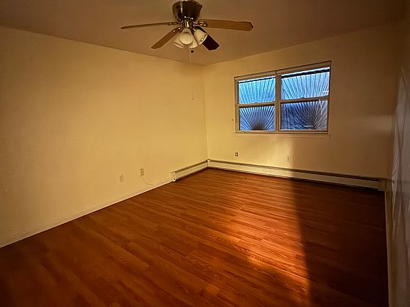 4th image of 1537 Longfellow Ave #1