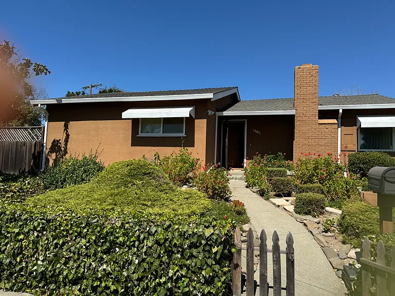 Freeman Ave — Photo 8