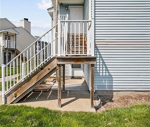 4th image of 615 Bluff Ct #203