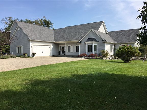 ranch/suite above garage