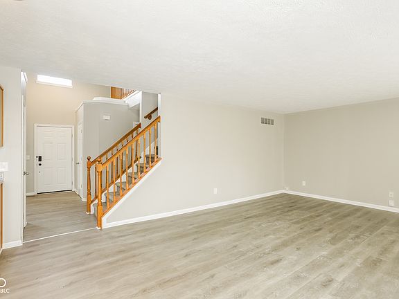 3rd image of 6389 Kentstone Dr