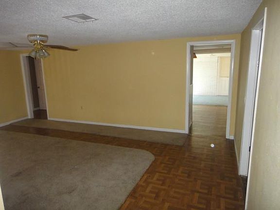 2nd image of 400 Wanda Jackson Blvd