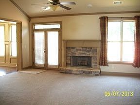 3rd image of 614 Lake Crest Dr
