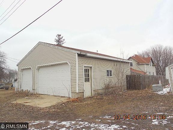 4th image of 208 S 10th St