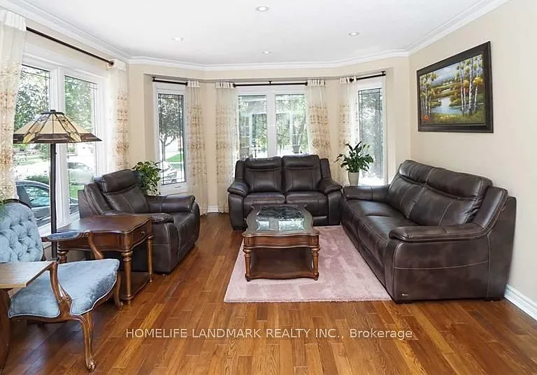 4887 Natkarni Cres — Photo 5