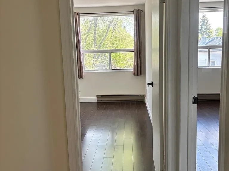 1389 Danforth Ave #B — Photo 12