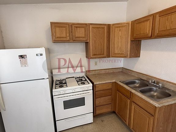 5th image of 2000 Desert Dr #3