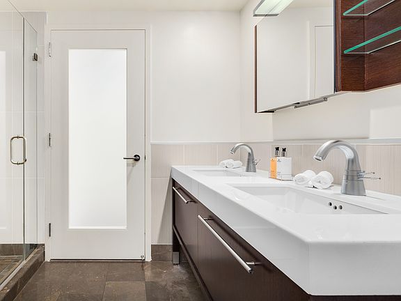 5th image of 225 E 34th St APT 3I