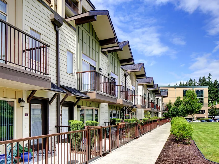 Echo Lake Apartments — Photo 22