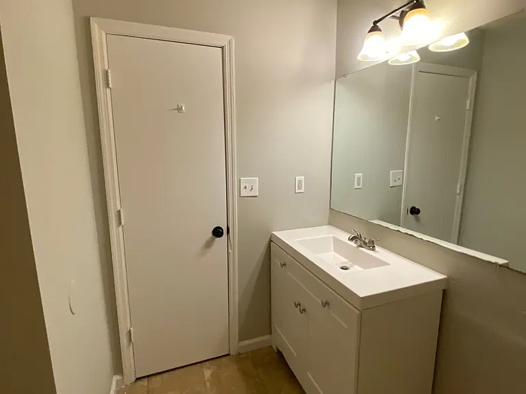 100 Spring Ct — Photo 13