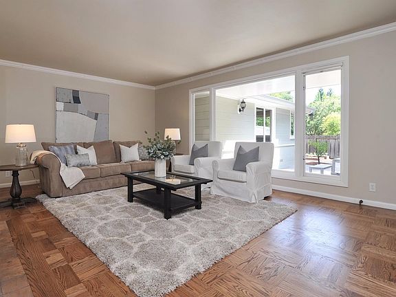 3rd image of 1060 San Mateo Dr
